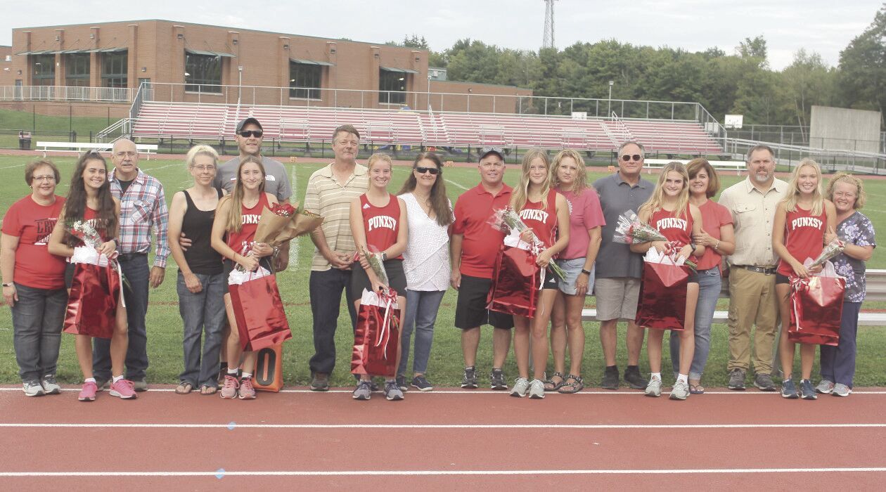 Cross country honors seniors